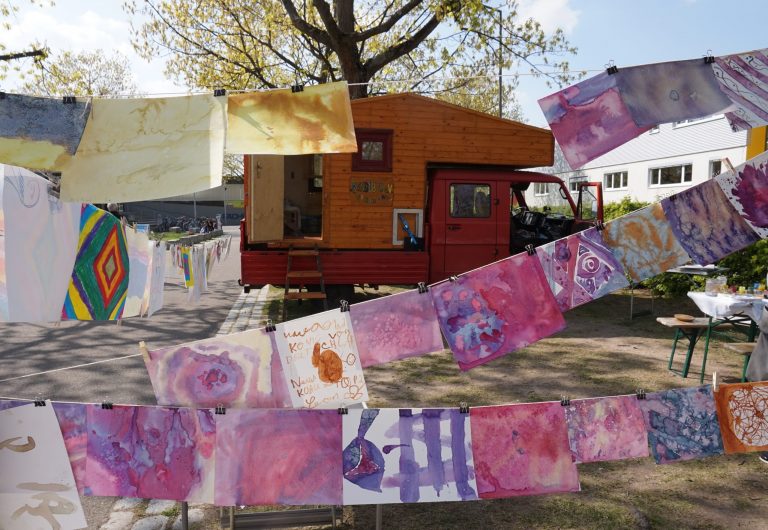 Der Kunstbus in Karlsruhe ist mit seinen kreativen Angeboten zurück