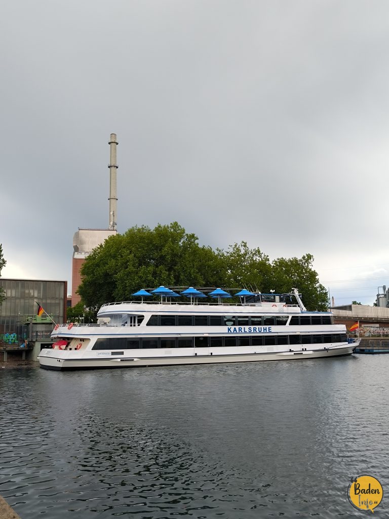 Ausflugsfahrten mit dem Fahrgastschiff „MS Karlsruhe“