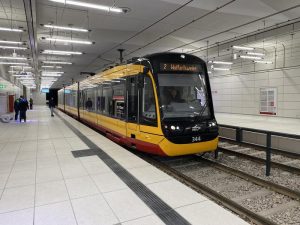Mit Bus und Bahn auf Schatzsuche